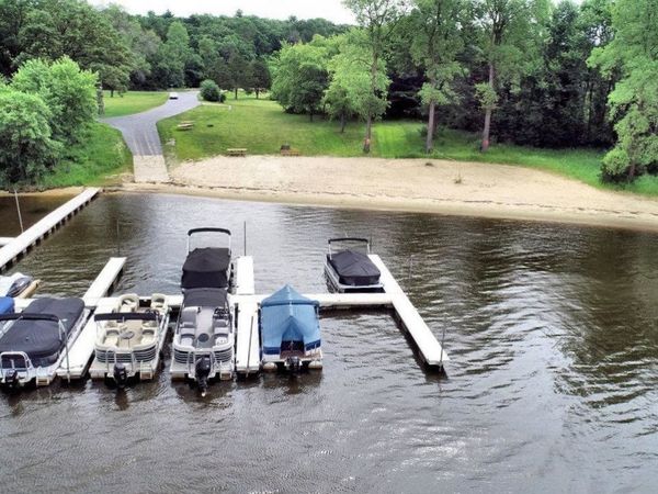 Bldg 18 3-4 Greenway Crossing PV, Wisconsin Dells, WI 53965