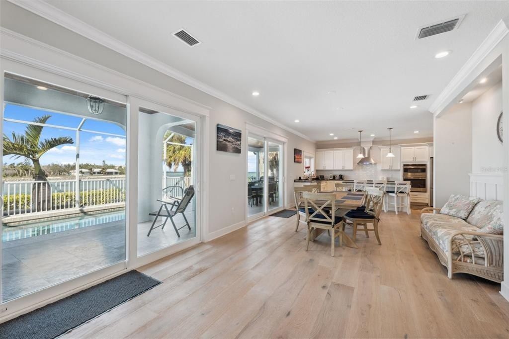 727 Key Royale Drive, Holmes Beach, FL 34217 Photo