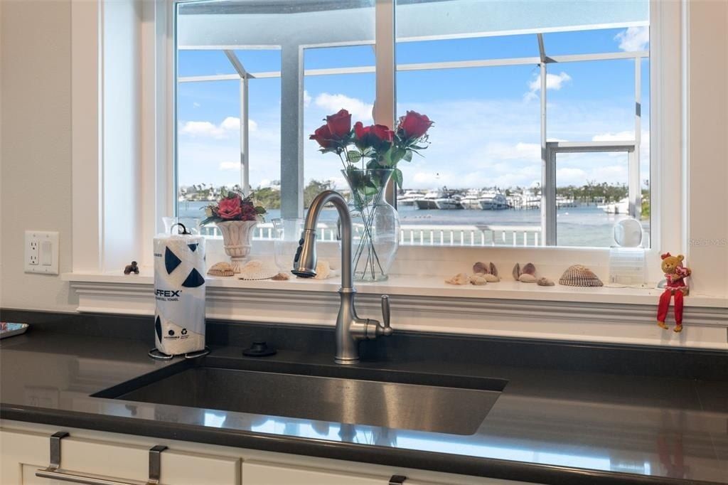 727 Key Royale Drive, Holmes Beach, FL 34217 Photo