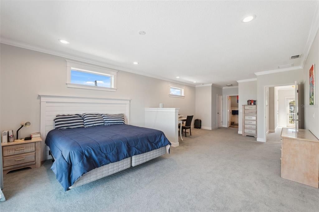 727 Key Royale Drive, Holmes Beach, FL 34217 Photo