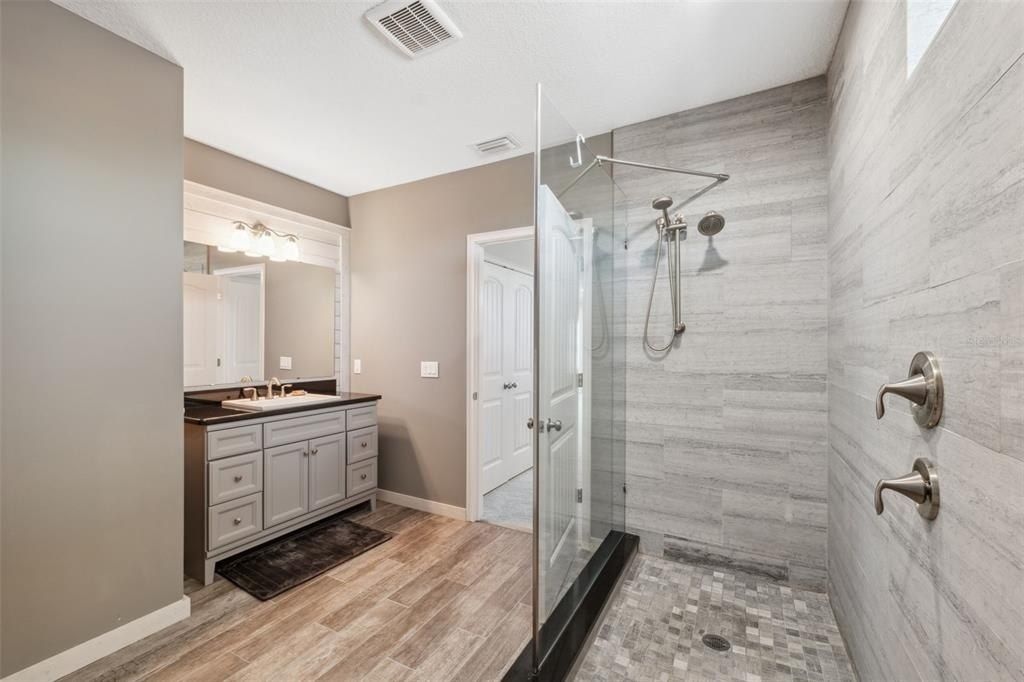 727 Key Royale Drive, Holmes Beach, FL 34217 Photo