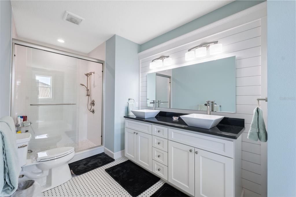 727 Key Royale Drive, Holmes Beach, FL 34217 Photo