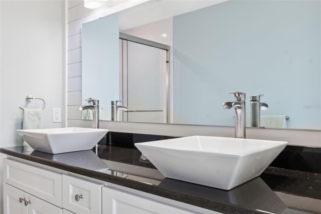 727 Key Royale Drive, Holmes Beach, FL 34217 Photo