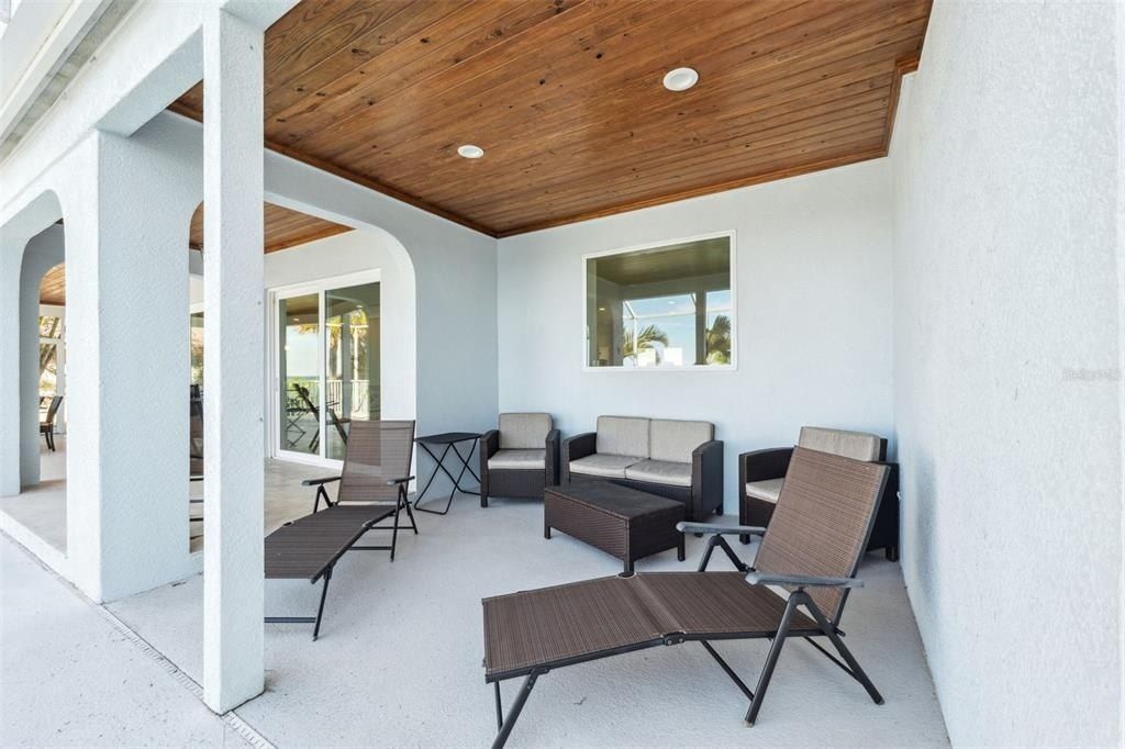 727 Key Royale Drive, Holmes Beach, FL 34217 Photo