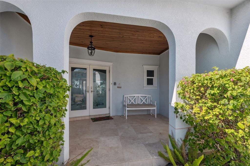 727 Key Royale Drive, Holmes Beach, FL 34217 Photo