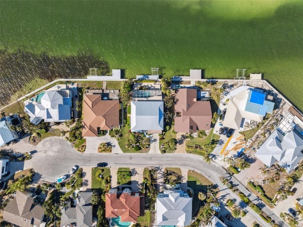 727 Key Royale Drive, Holmes Beach, FL 34217 Photo