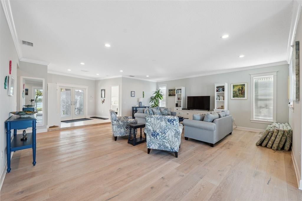 727 Key Royale Drive, Holmes Beach, FL 34217 Photo