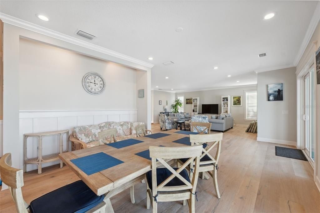 727 Key Royale Drive, Holmes Beach, FL 34217 Photo