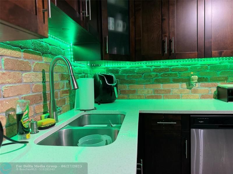 6061 N Falls Circle Drive, Unit 107, Lauderhill, FL 33319 Photo