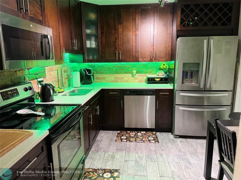 6061 N Falls Circle Drive, Unit 107, Lauderhill, FL 33319 Photo