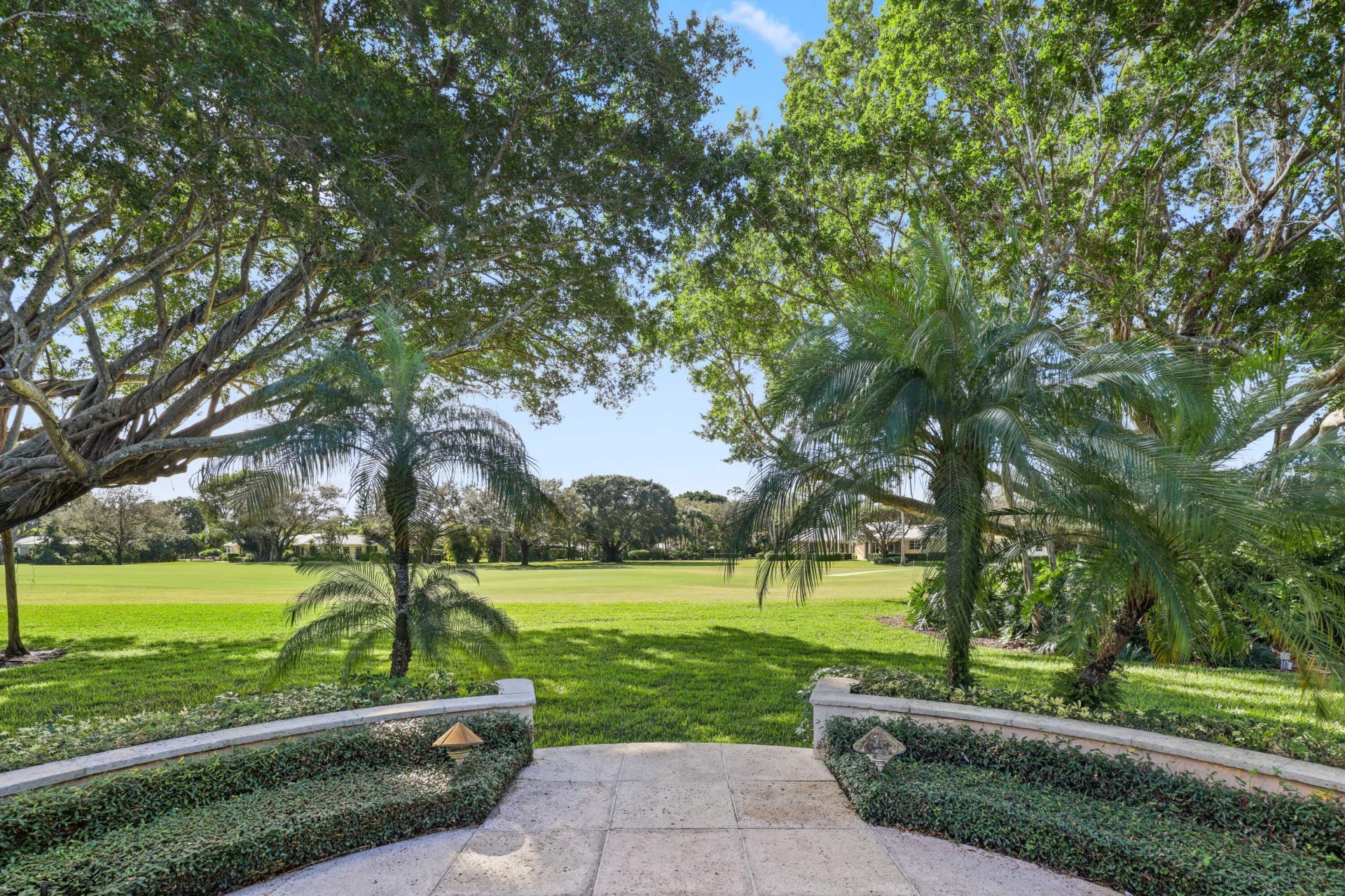 26 Country Road, Village of Golf, FL 33436 Photo