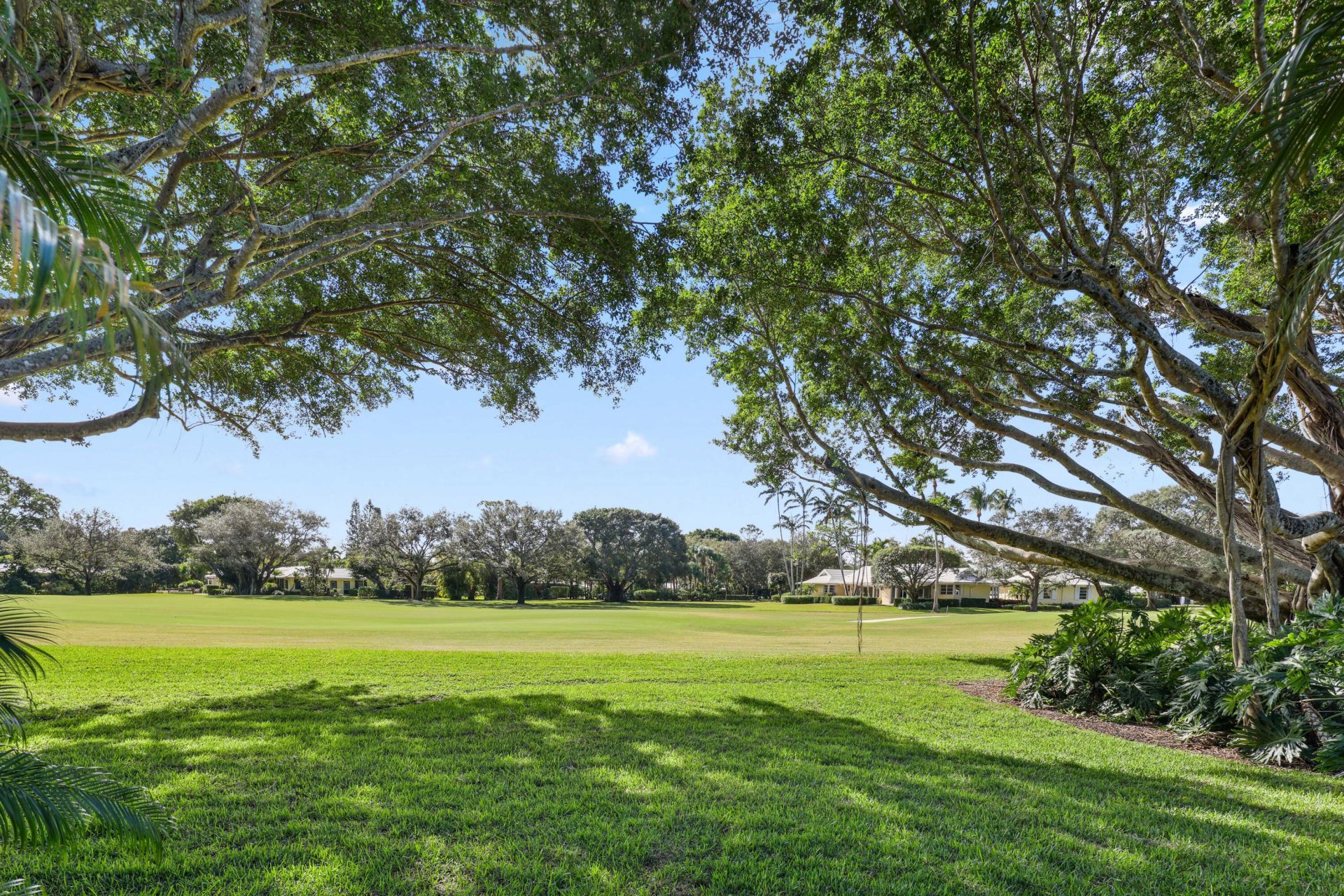 26 Country Road, Village of Golf, FL 33436 Photo