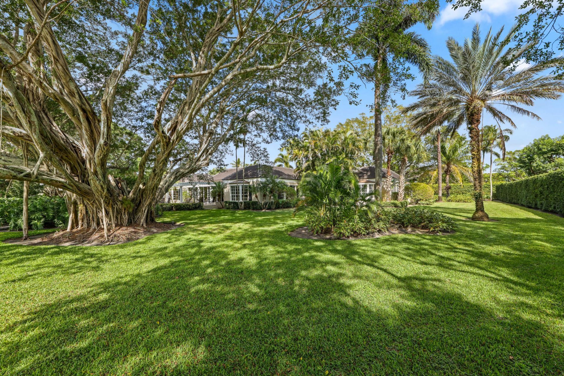 26 Country Road, Village of Golf, FL 33436 Photo