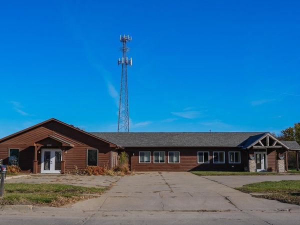 825 N Norbeck St, Vermillion, SD 57069