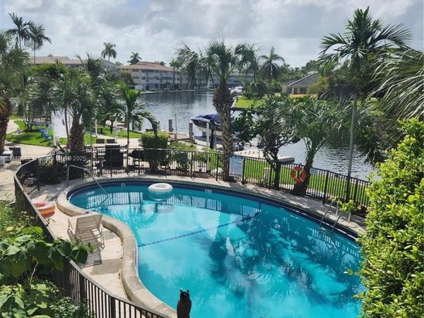 455 Golden Isles Dr, Unit 309, Hallandale Beach, FL 33009