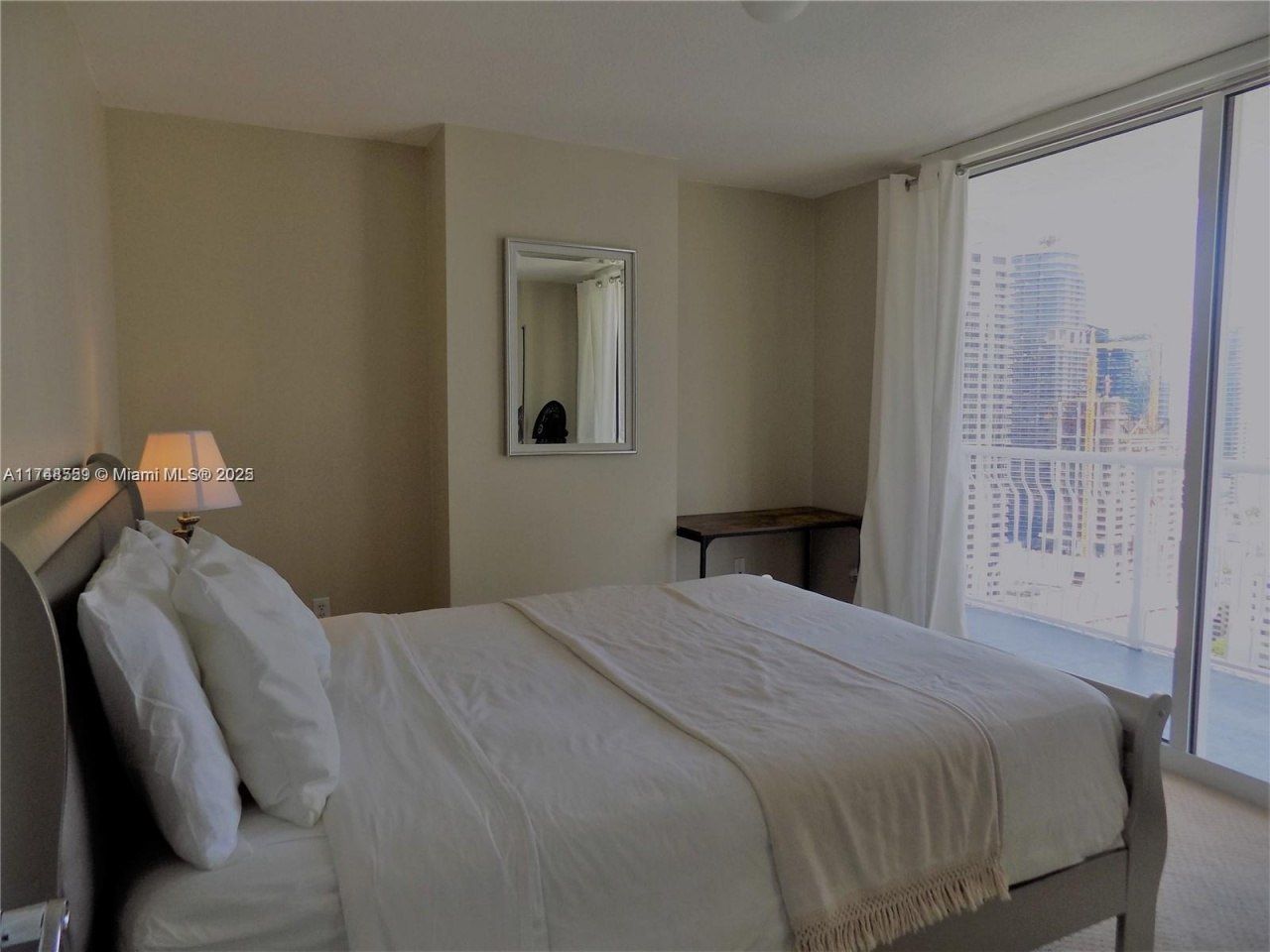 1200 Brickell Bay Dr, Unit 3924, Miami, FL 33131 Photo