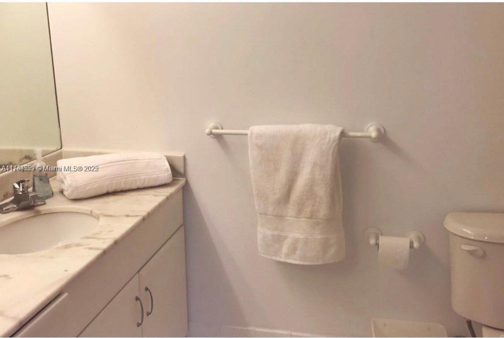 1200 Brickell Bay Dr, Unit 3924, Miami, FL 33131 Photo