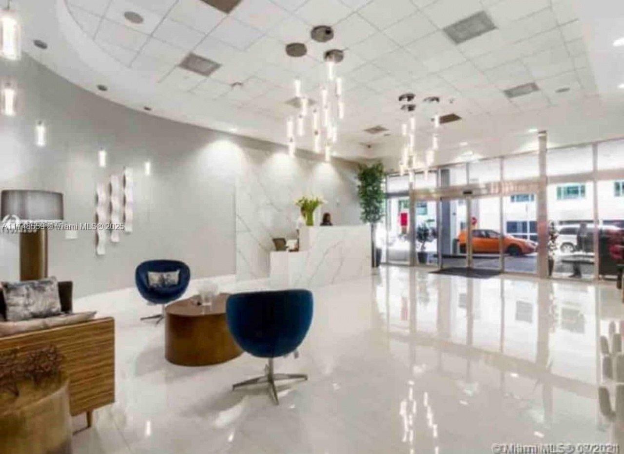 1200 Brickell Bay Dr, Unit 3924, Miami, FL 33131 Photo