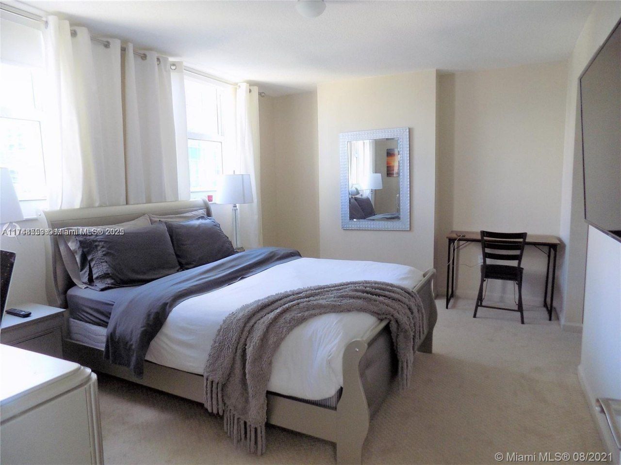 1200 Brickell Bay Dr, Unit 3924, Miami, FL 33131 Photo