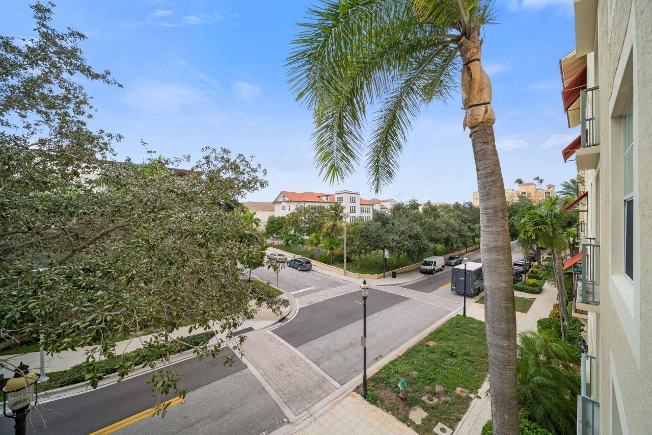 720 S Sapodilla Avenue, Unit 301, West Palm Beach, FL 33401 Photo