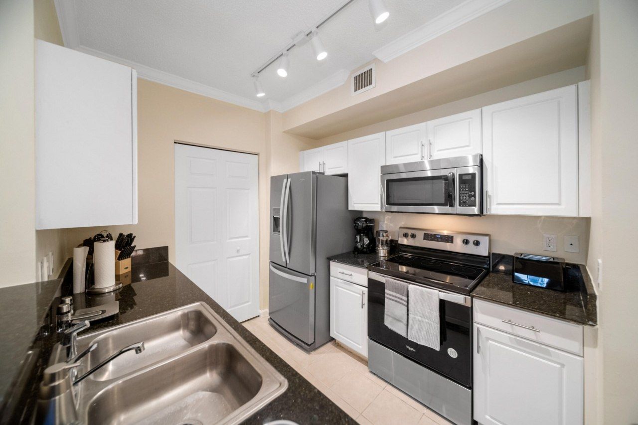 720 S Sapodilla Avenue, Unit 301, West Palm Beach, FL 33401 Photo