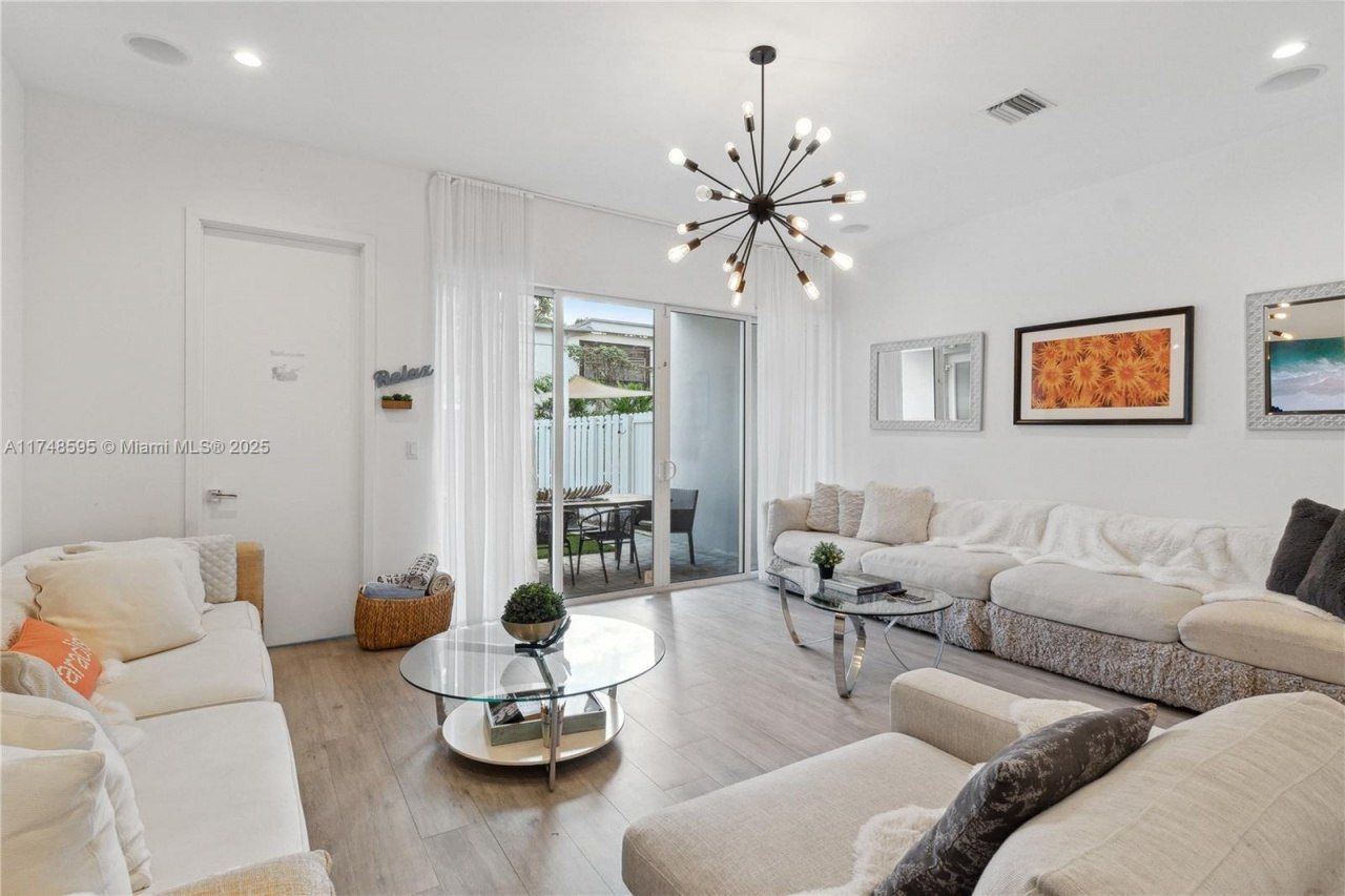 3570 SW 23rd St, Unit 3570, Miami, FL 33145 Photo