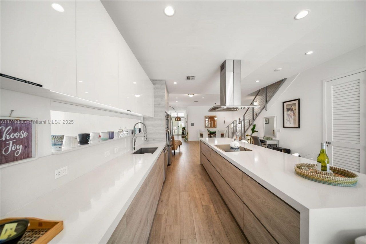 3570 SW 23rd St, Unit 3570, Miami, FL 33145 Photo