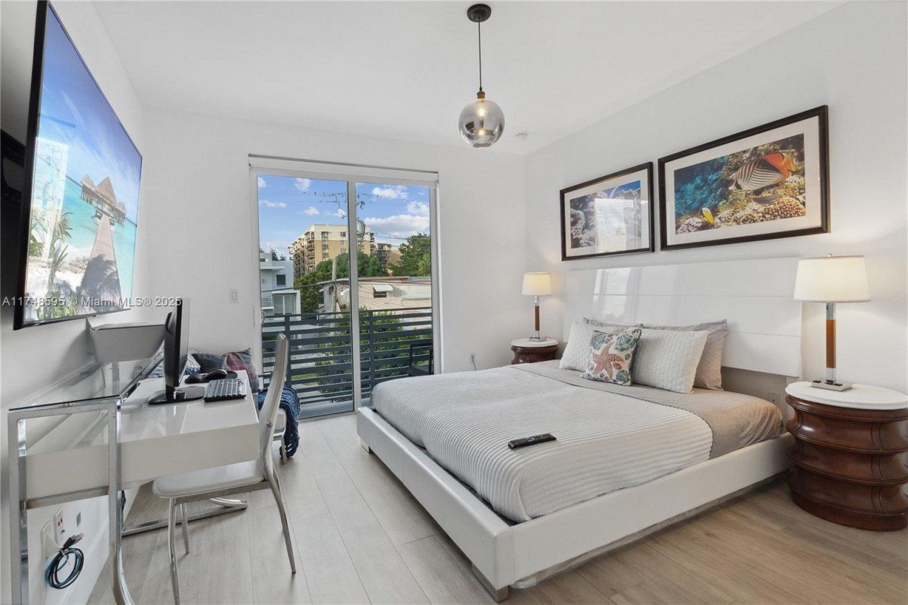 3570 SW 23rd St, Unit 3570, Miami, FL 33145 Photo