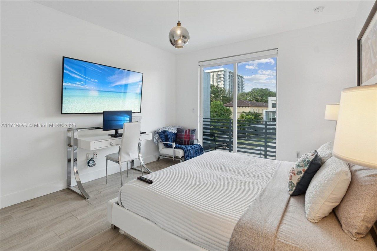 3570 SW 23rd St, Unit 3570, Miami, FL 33145 Photo