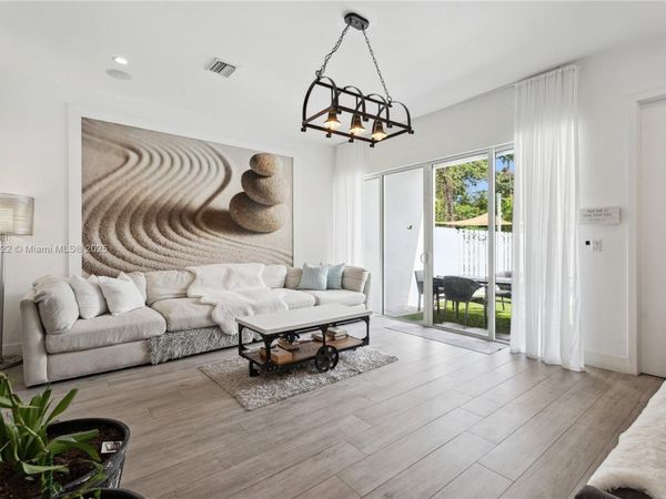 3572 SW 23rd St, Unit 3572, Miami, FL 33145