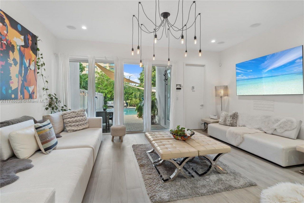 3575 SW 23rd St, Unit 3575, Miami, FL 33145 Photo