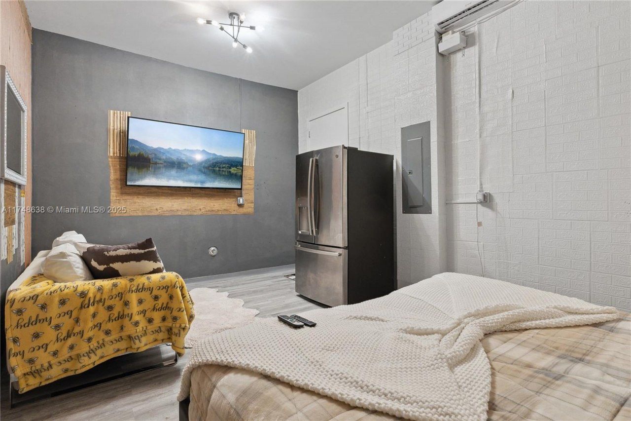 3575 SW 23rd St, Unit 3575, Miami, FL 33145 Photo