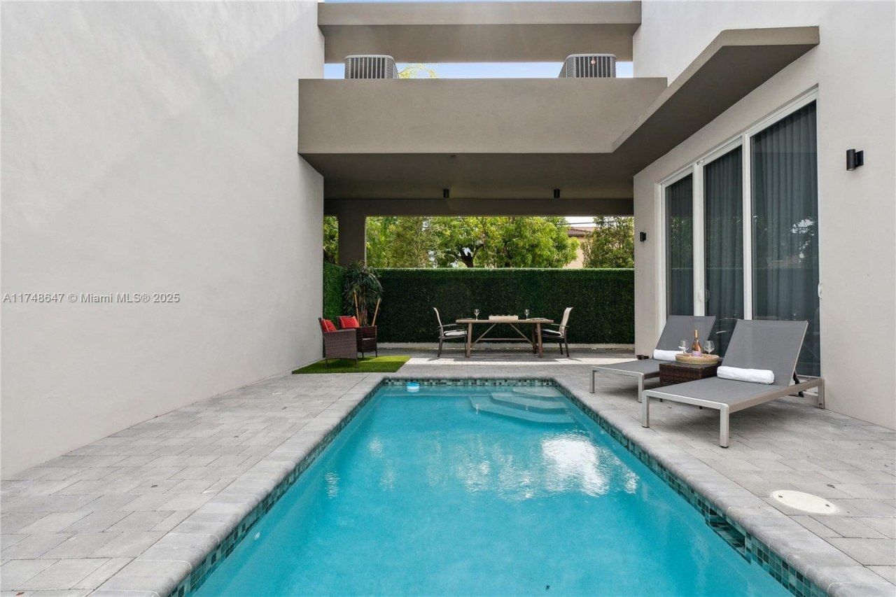 3580 SW 23rd St, Unit 3580, Miami, FL 33145 Photo