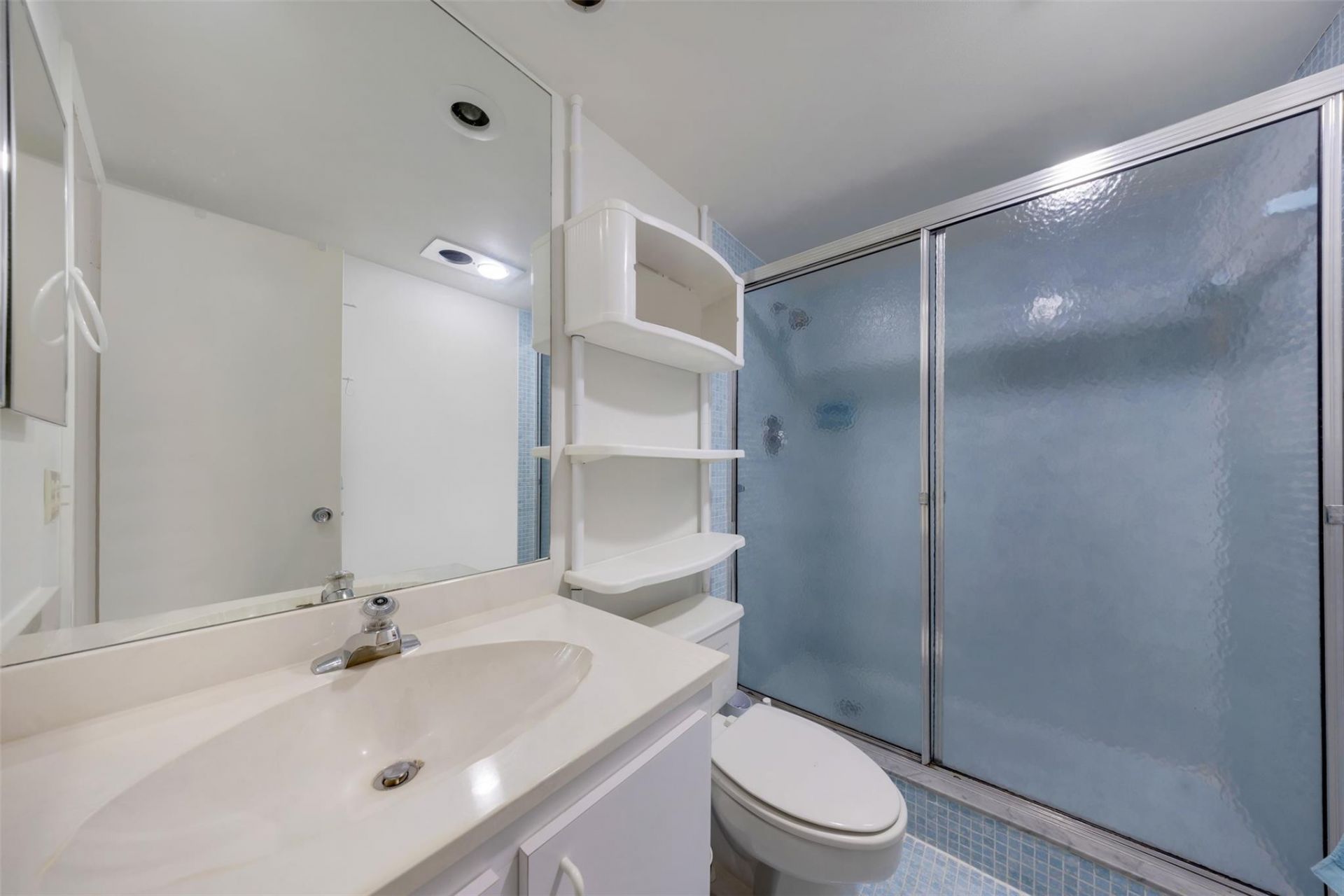 905 Cypress Terrace, Unit 202, Pompano Beach, FL 33069 Photo