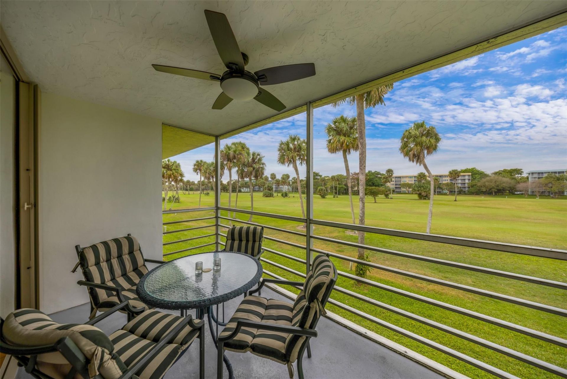 905 Cypress Terrace, Unit 202, Pompano Beach, FL 33069 Photo