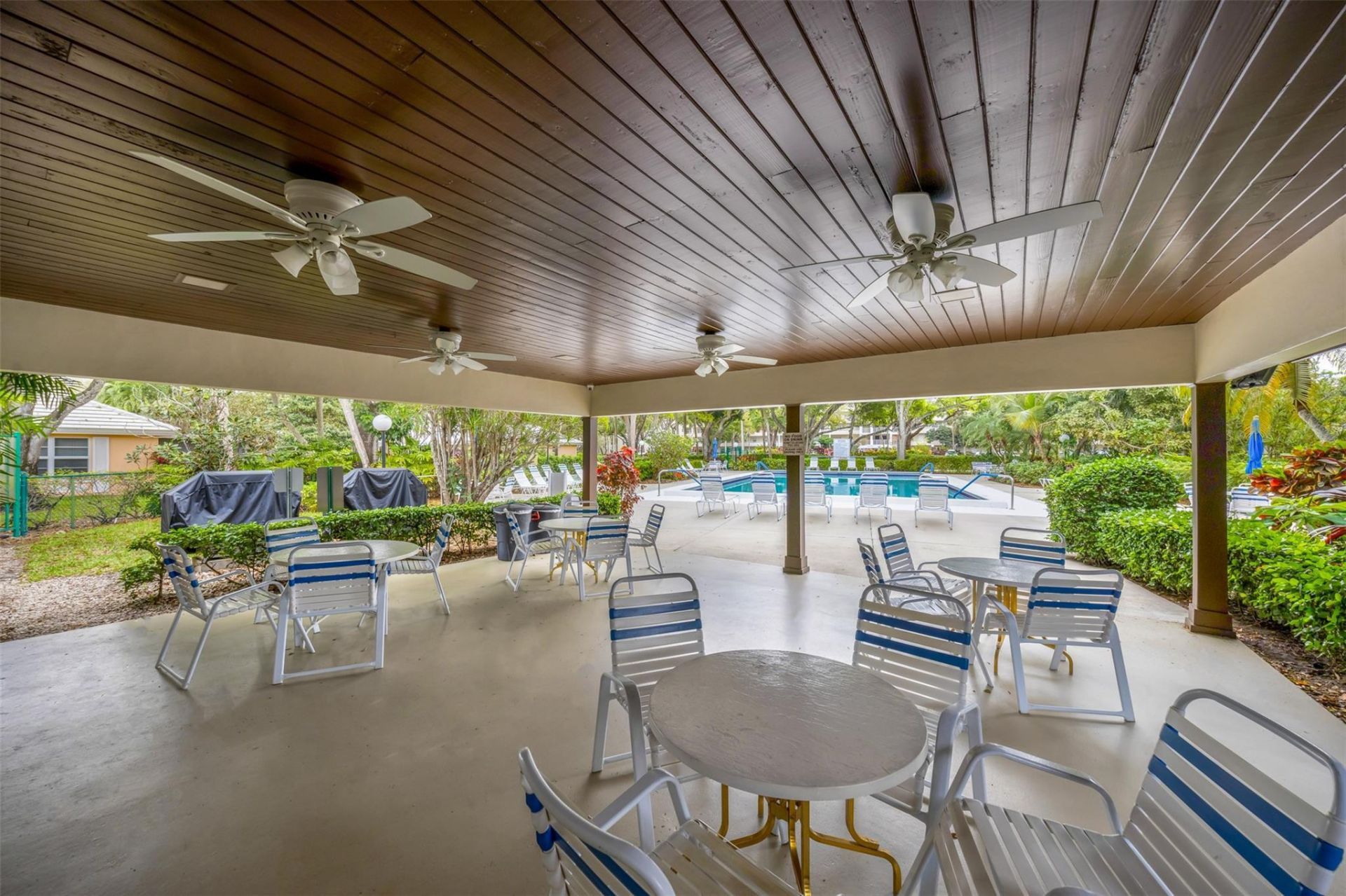 905 Cypress Terrace, Unit 202, Pompano Beach, FL 33069 Photo