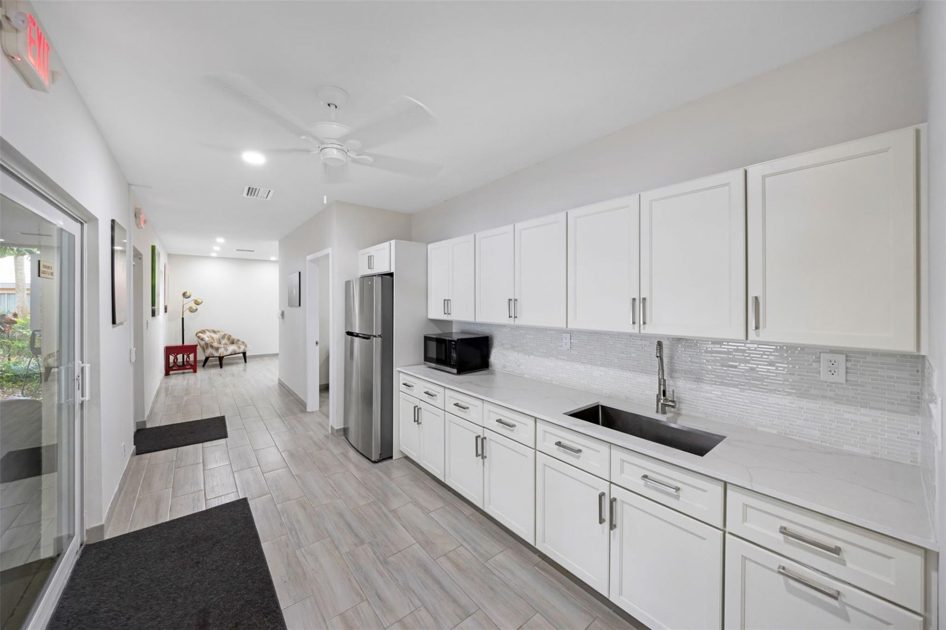 905 Cypress Terrace, Unit 202, Pompano Beach, FL 33069 Photo