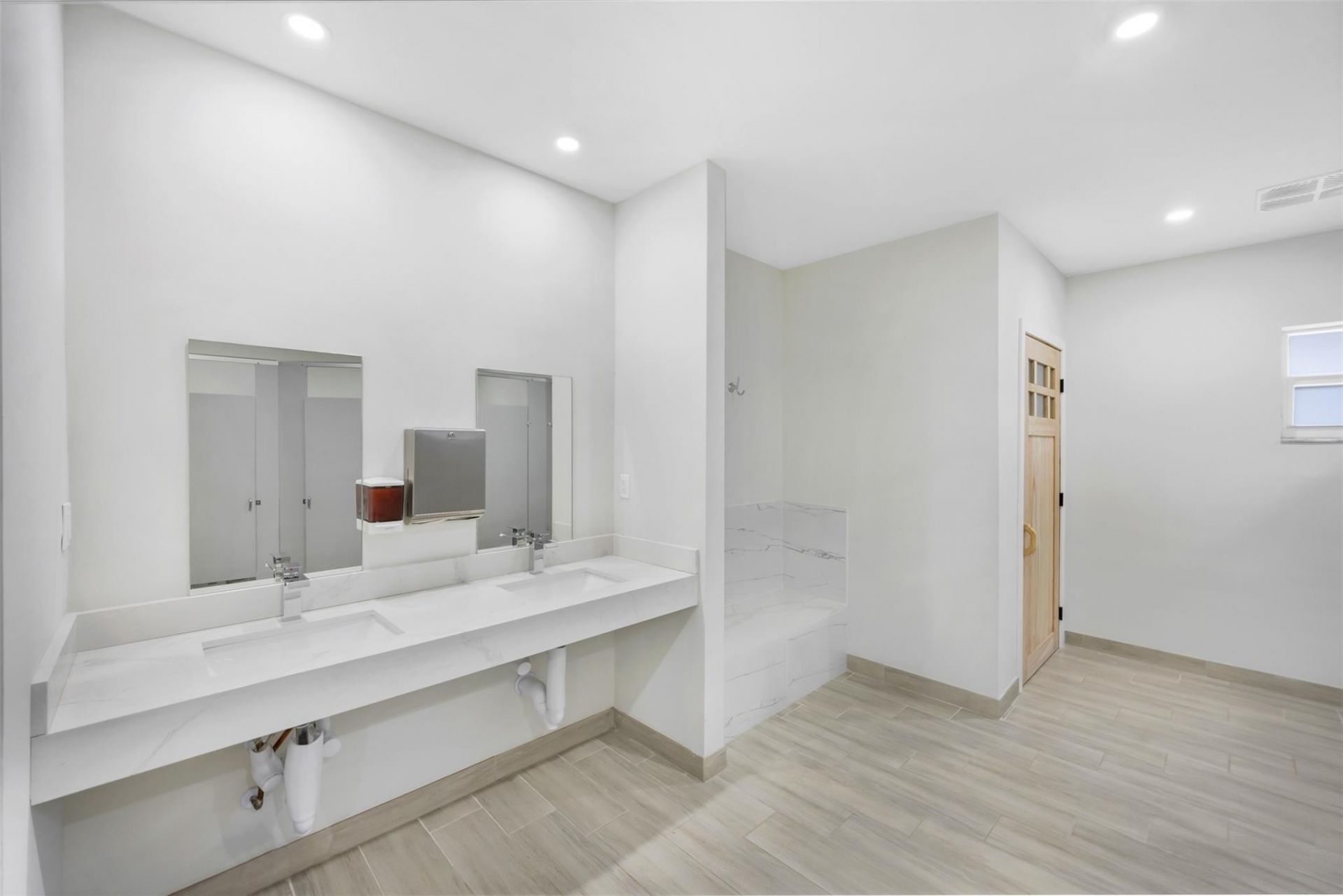 905 Cypress Terrace, Unit 202, Pompano Beach, FL 33069 Photo