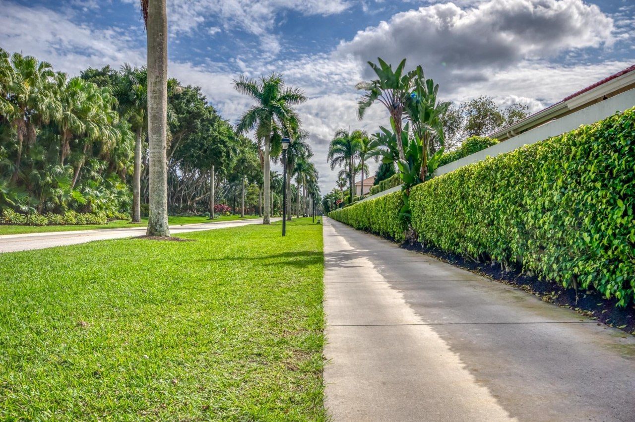 8201 Sandpiper Way, West Palm Beach, FL 33412 Photo