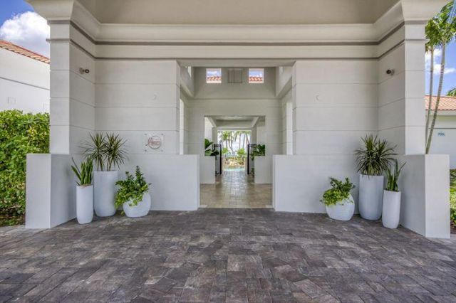 8201 Sandpiper Way, West Palm Beach, FL 33412 Photo