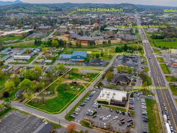 601 E Bruce St, Sevierville, TN 37862