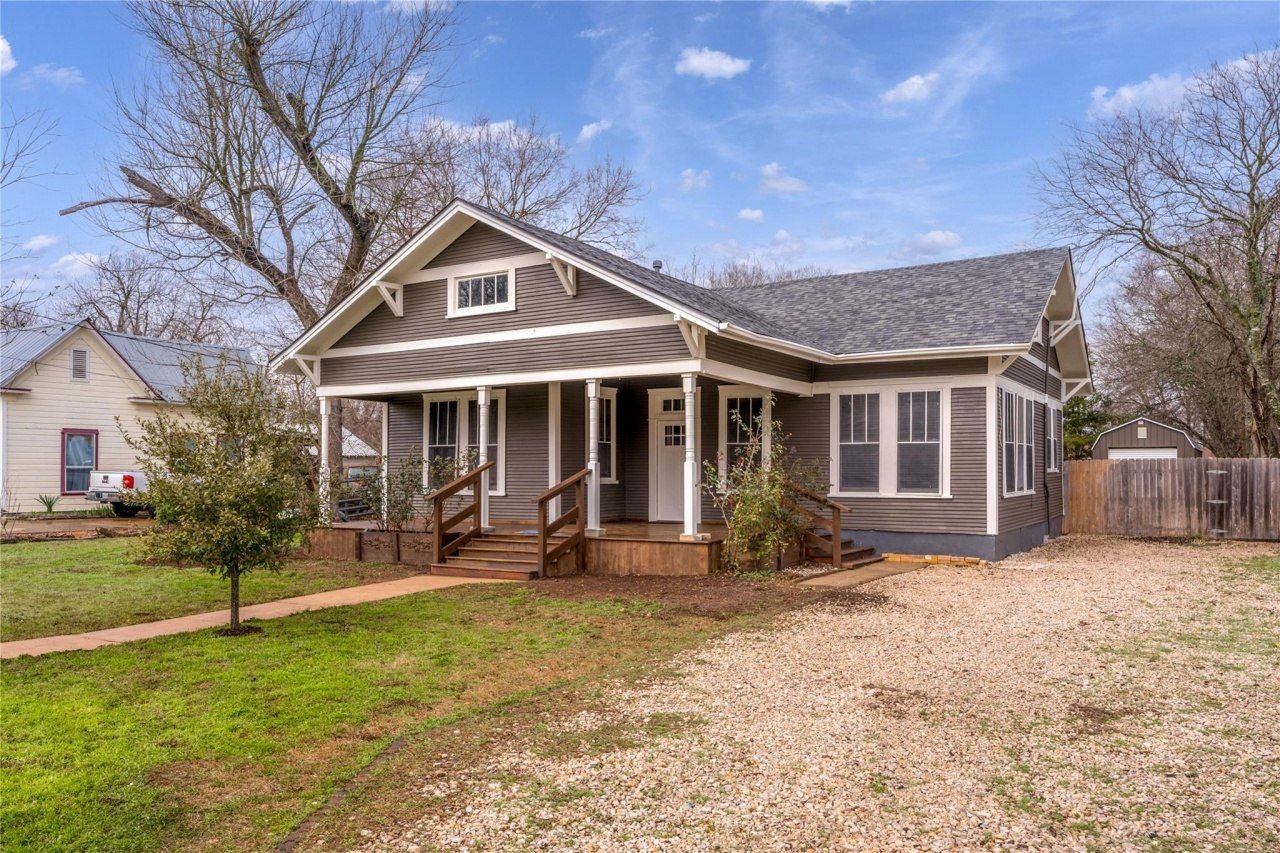 711 Bois Darc St, Lockhart, TX 78644 Main Photo