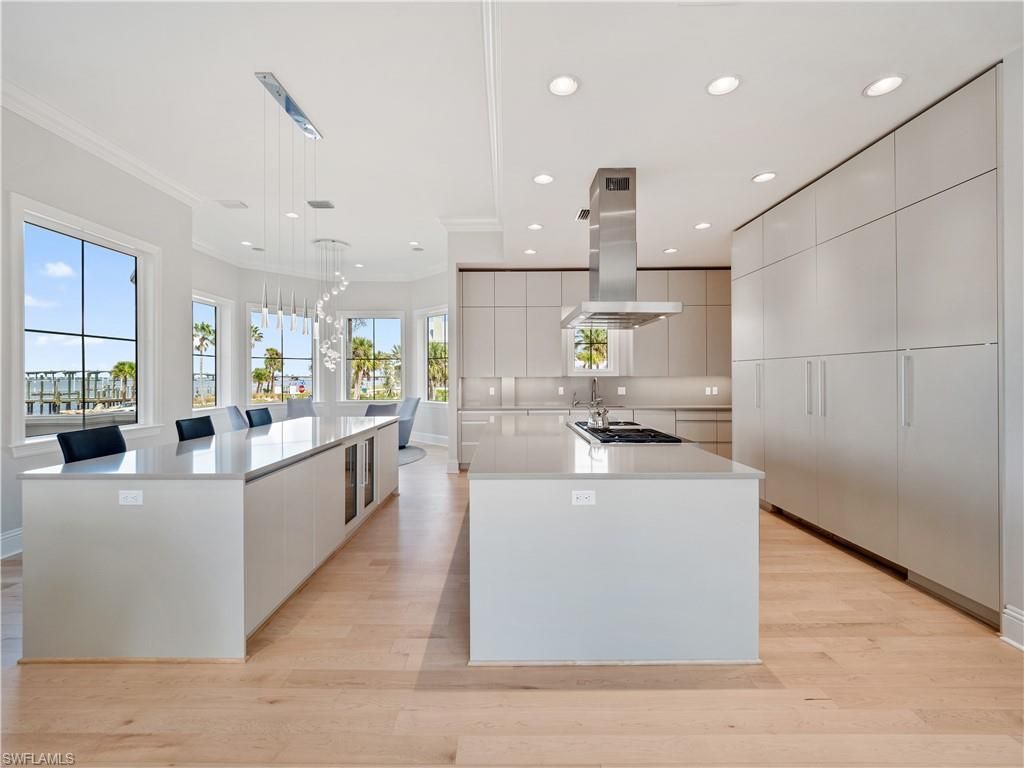 6005 W Riverside Dr, Fort Myers, FL 33919 Photo