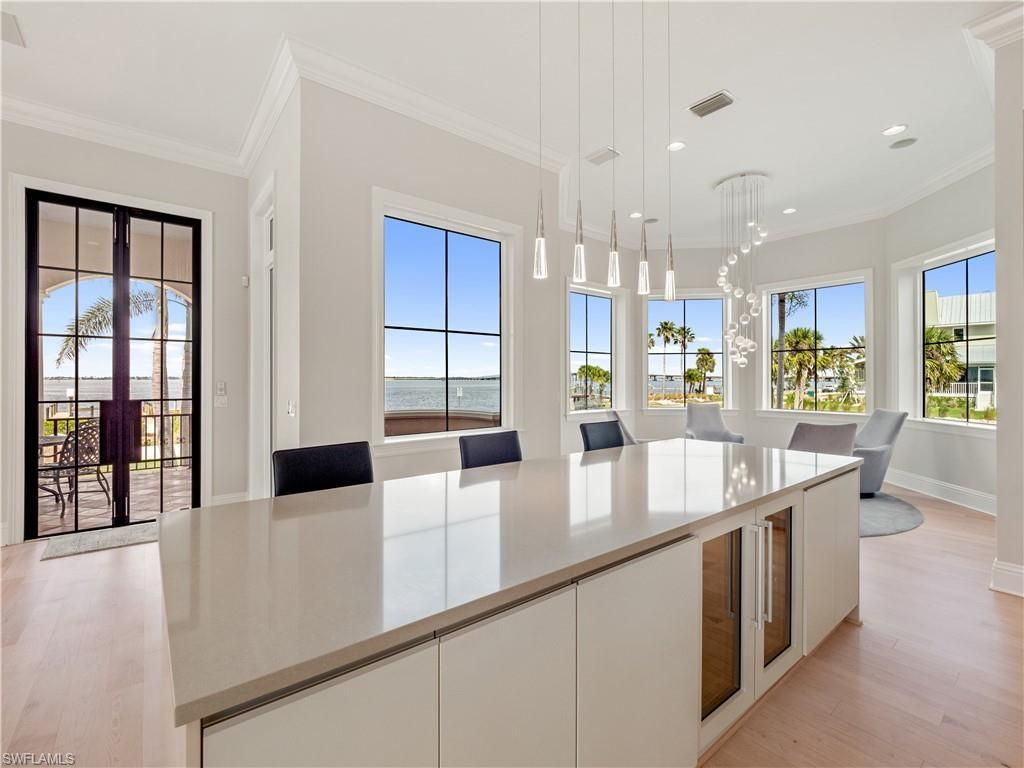 6005 W Riverside Dr, Fort Myers, FL 33919 Photo