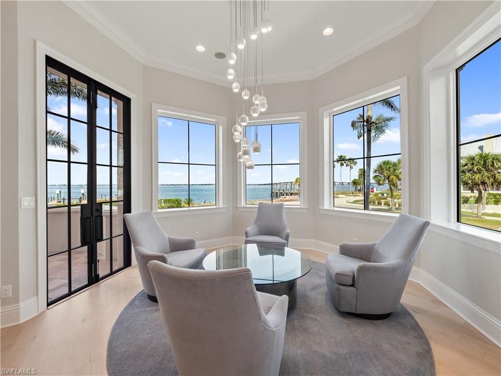 6005 W Riverside Dr, Fort Myers, FL 33919 Photo