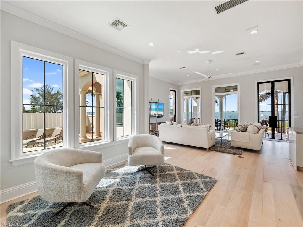 6005 W Riverside Dr, Fort Myers, FL 33919 Photo