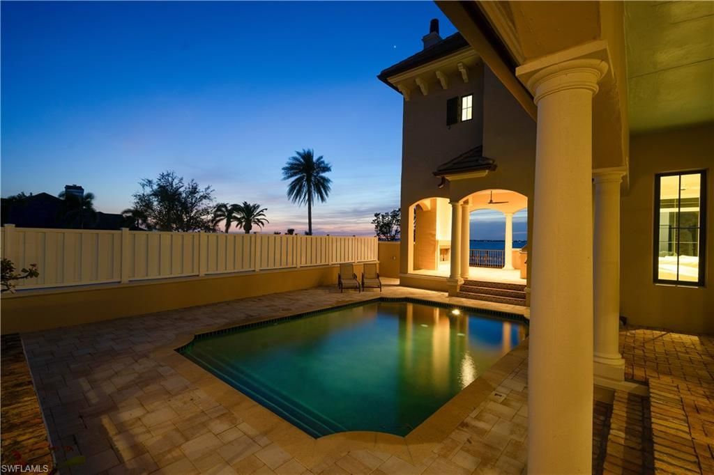 6005 W Riverside Dr, Fort Myers, FL 33919 Photo