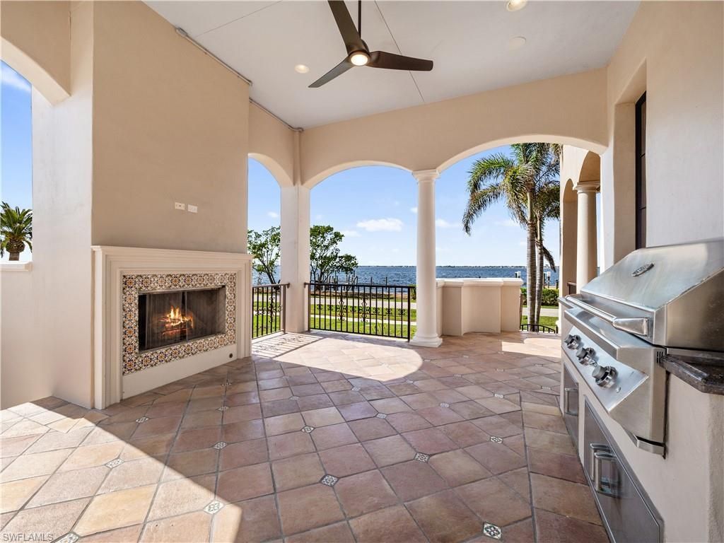 6005 W Riverside Dr, Fort Myers, FL 33919 Photo