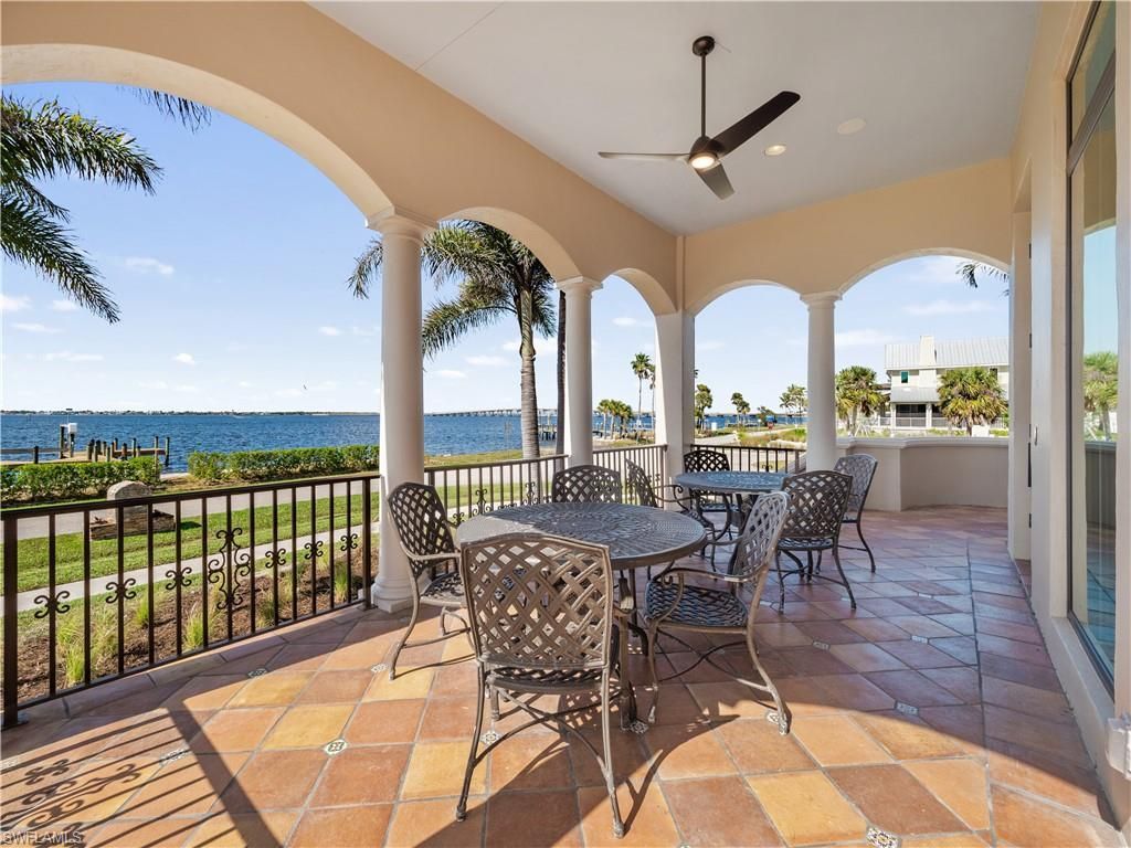 6005 W Riverside Dr, Fort Myers, FL 33919 Photo