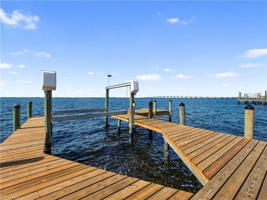 6005 W Riverside Dr, Fort Myers, FL 33919 Photo